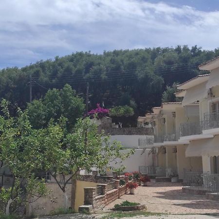 Fountas Studios Parga Luaran gambar